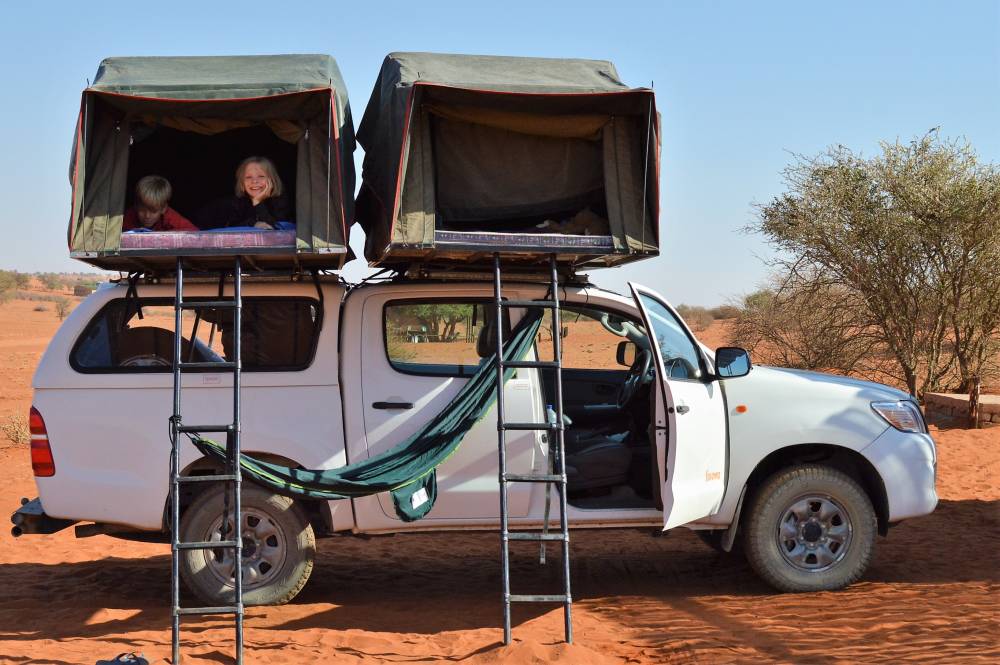 Namibia mit Kindern Jeep mit Dachzelt